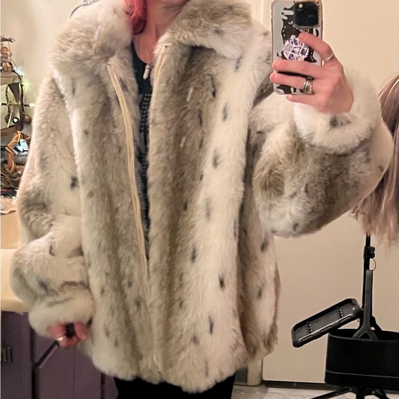 Jacket- Lynx Faux Fur Bomber Style Size XL - Picture 6 of 6
